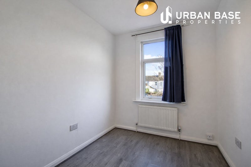 Modern Spacious Bedrooms In Grays