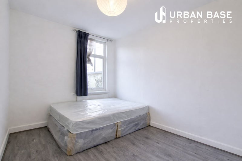 Modern Spacious Bedrooms In Grays