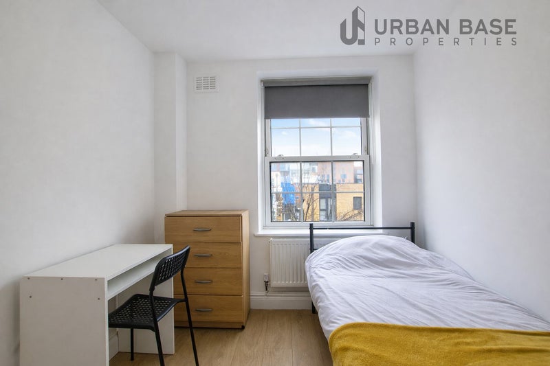 Newly Refurbished Room In Bow