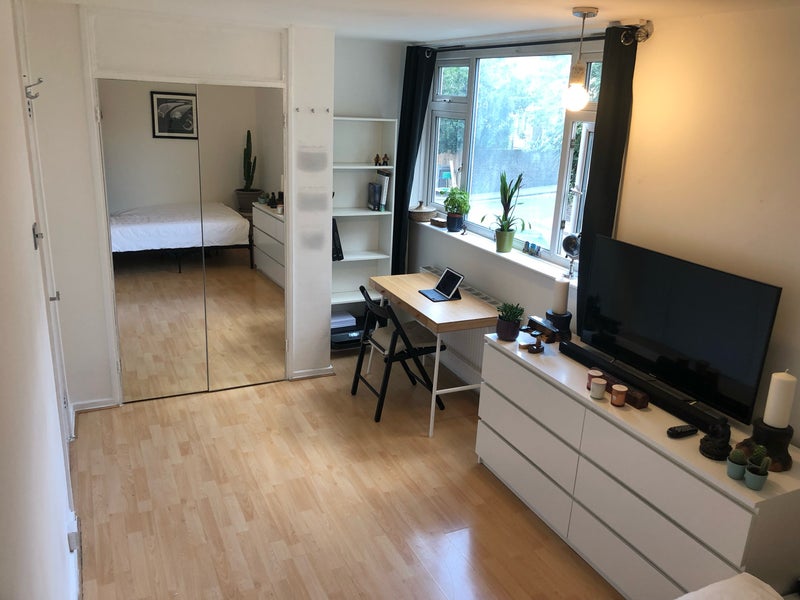 Nice Double Room Only 2 Mins Walk To Station!