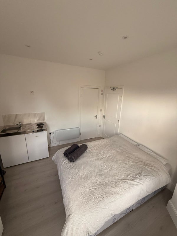 Studio to Rent in Leyton
