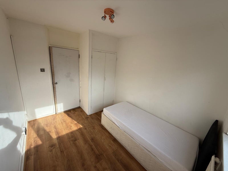 Lovely Single Room In A Prime Location