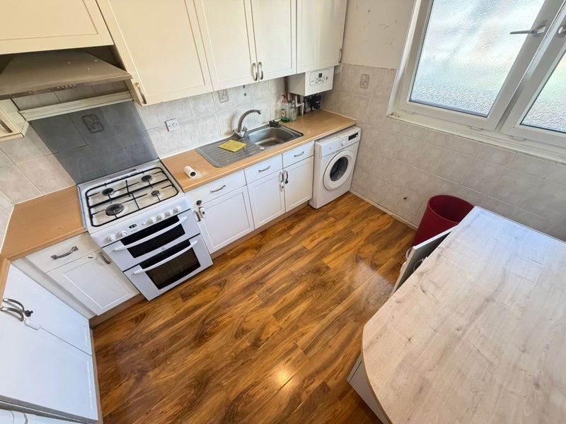 Four Spacious Bedrooms in a Prime Location of Bow