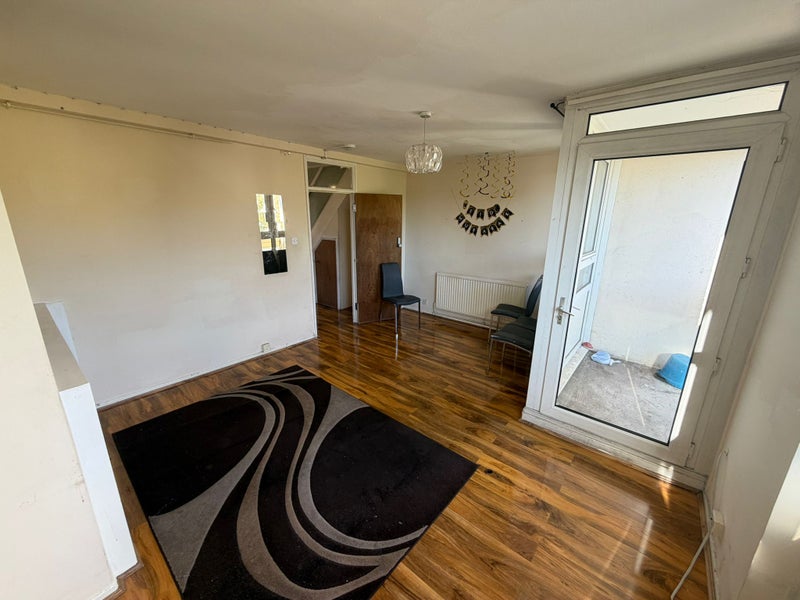 Four Spacious Bedrooms in a Prime Location of Bow