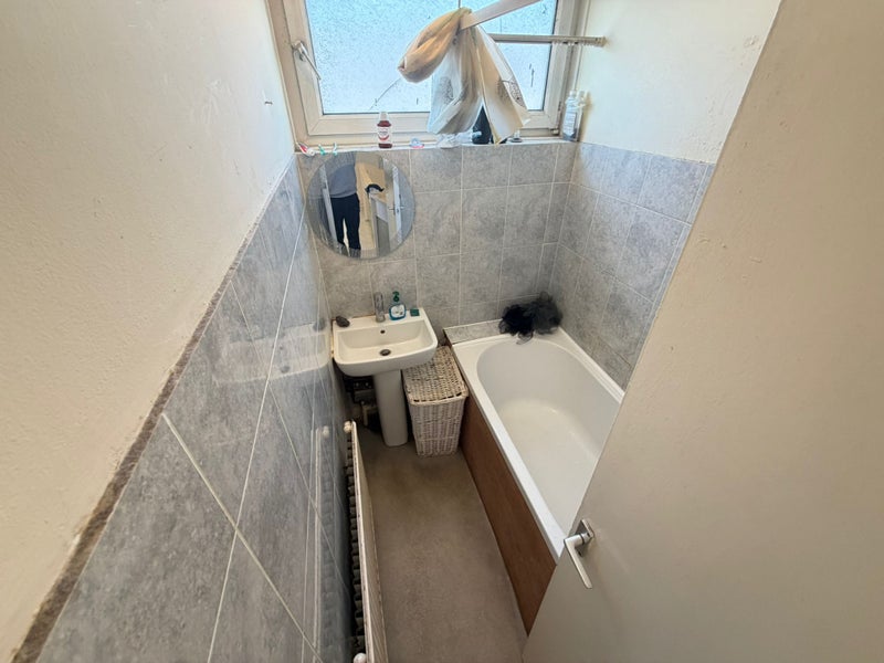 Four Spacious Bedrooms in a Prime Location of Bow