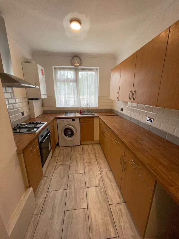 Stunning Double Room In Lovely Shared