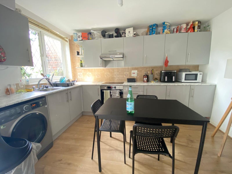 Double room close to Clapham Junction station