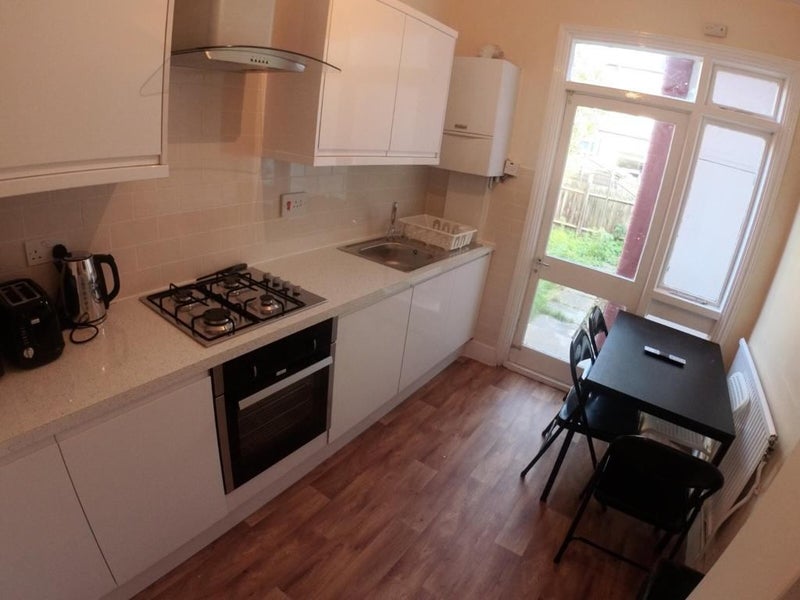 Incredible Double Room In Turnpike Lane!