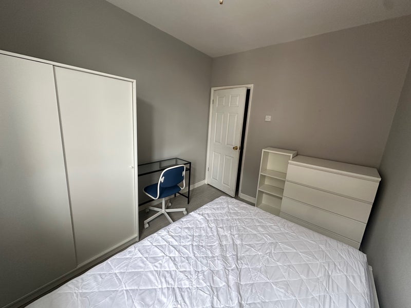 Cosy Room Next The River!