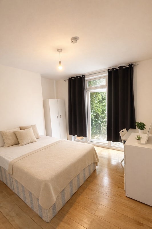 Lovely room in CRICKLEWOOD