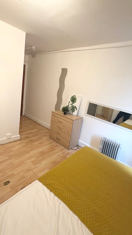 Spacious Single Room in Willesden 