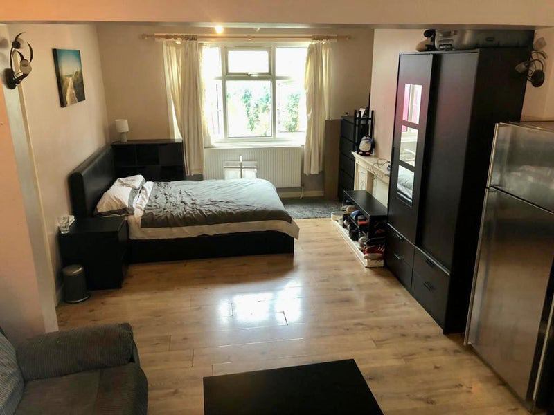 Double Room In Blackhorse Road!