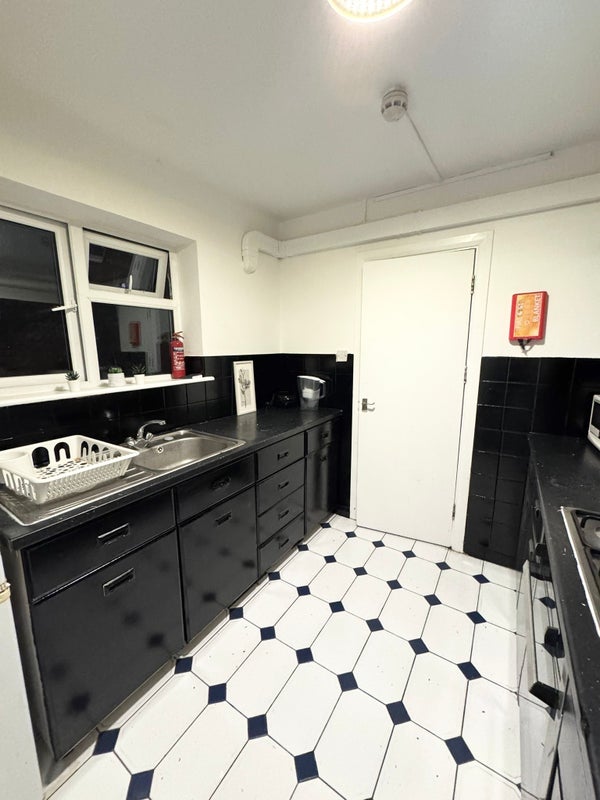 Room available close to Wembley Park