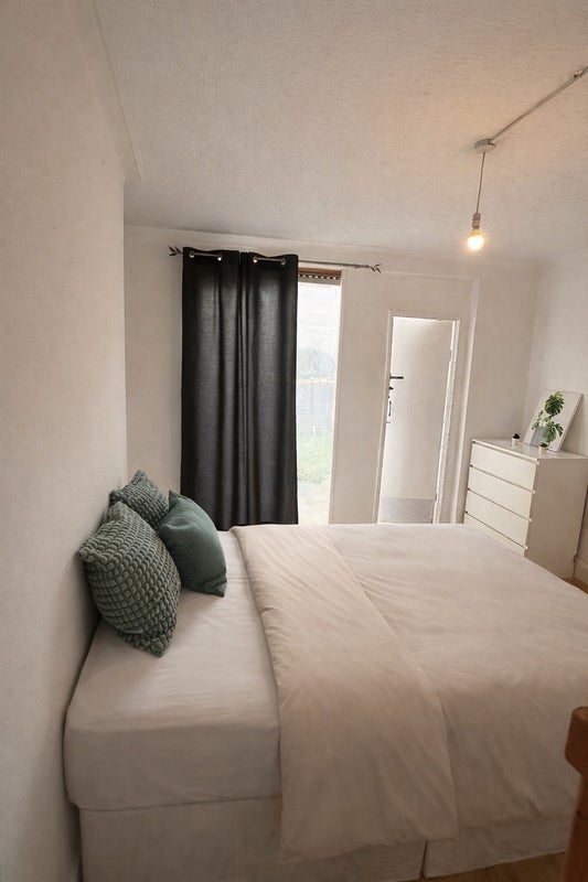 Spacious Double Room in Cricklewood