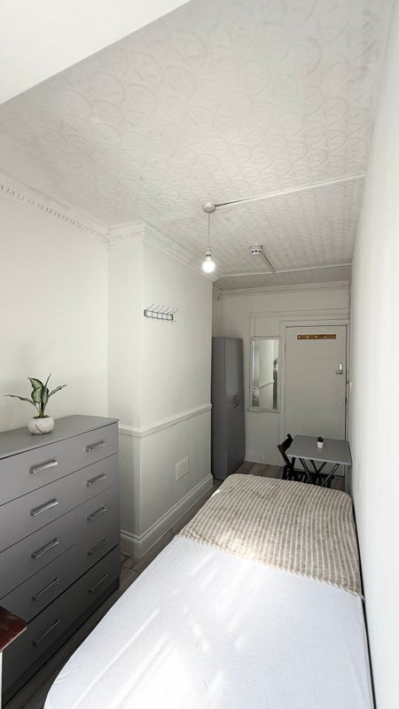 Cozy Single Room In A Great Location