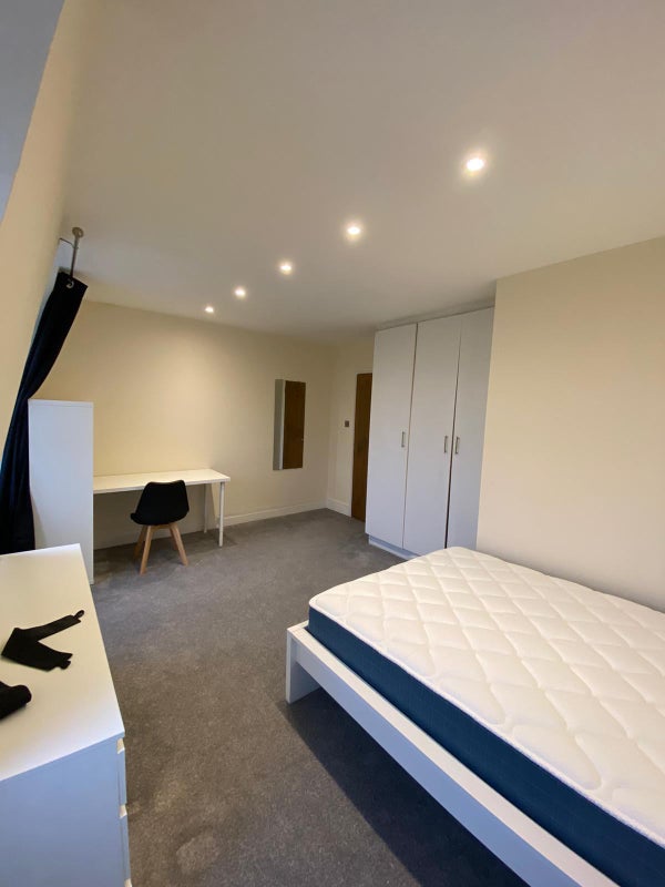 Double room in Queenstown Rd