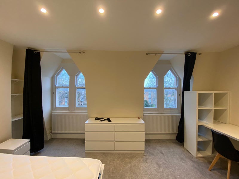 Double room in Queenstown Rd