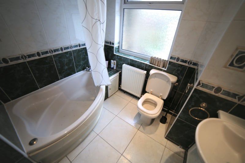 Double room with Garden near Sudbury Hill