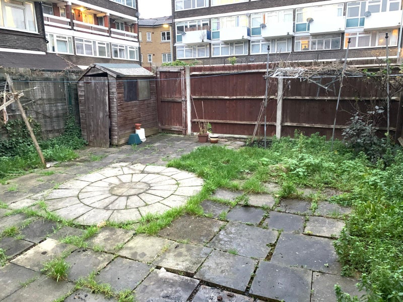 Beautiful 4 Bedroom House Located In E14