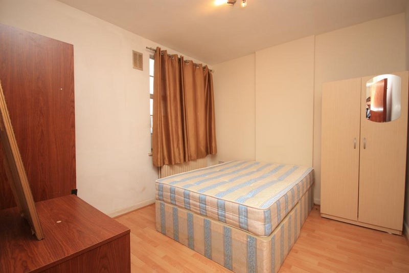 Double room near Western Avenue