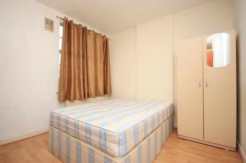 Double room near Western Avenue
