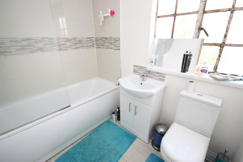 Double room near Western Avenue