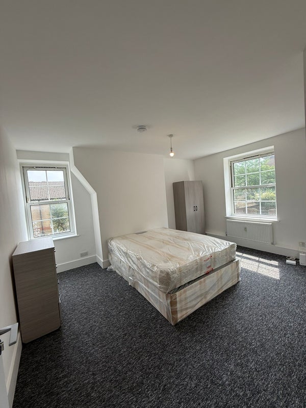 Lovely Double Room in a Prime Location