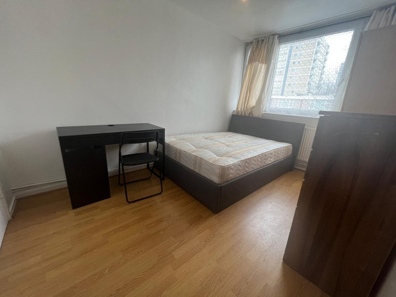 Spacious 3 Bedrooms Located Around Canary Wharf
