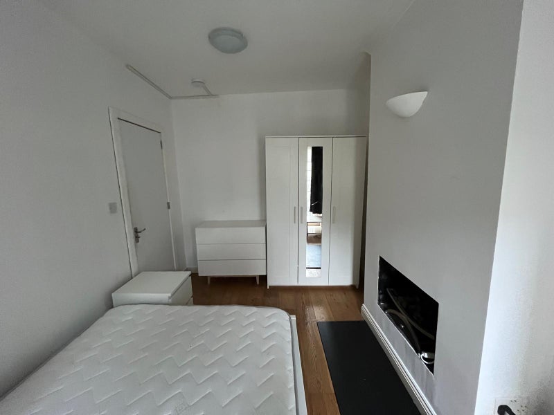 Lovely Double Room In Kensal Rise