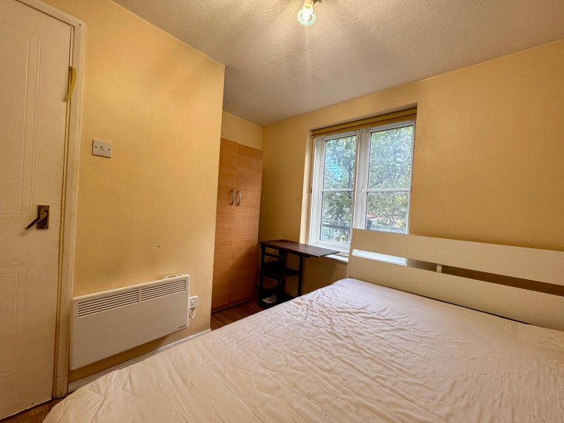 Double amazing room in Canary Wharf