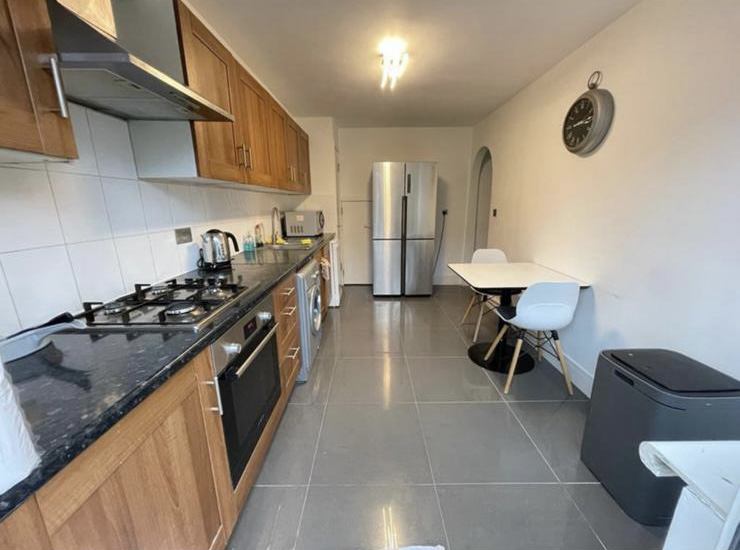 Spacious Double Room in limhouse