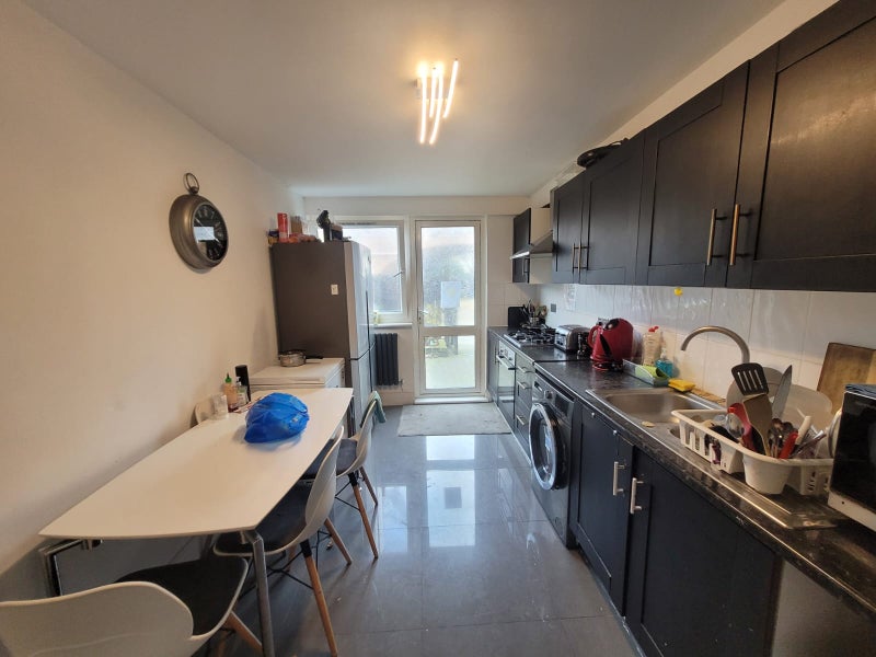 Spacious Double Room in limhouse