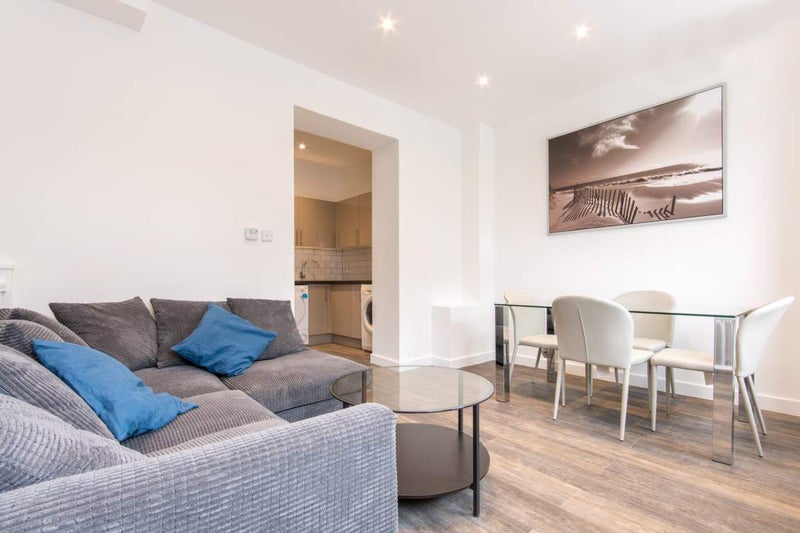 Lovely Ensuite available ASAP!