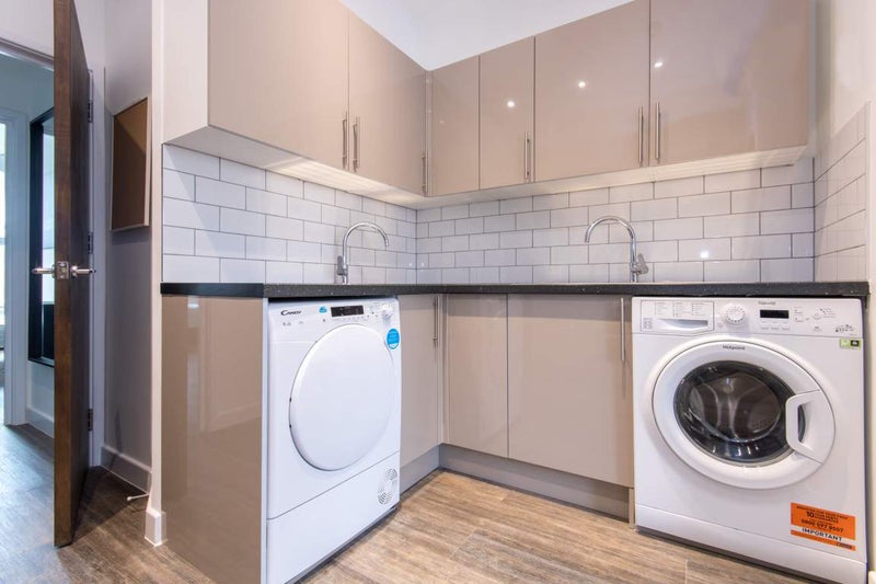 Lovely Ensuite available ASAP!