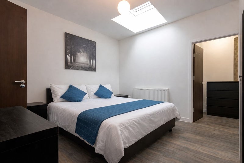 Lovely Ensuite available ASAP!