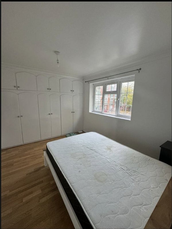 Double Room next to St Georges Hospital