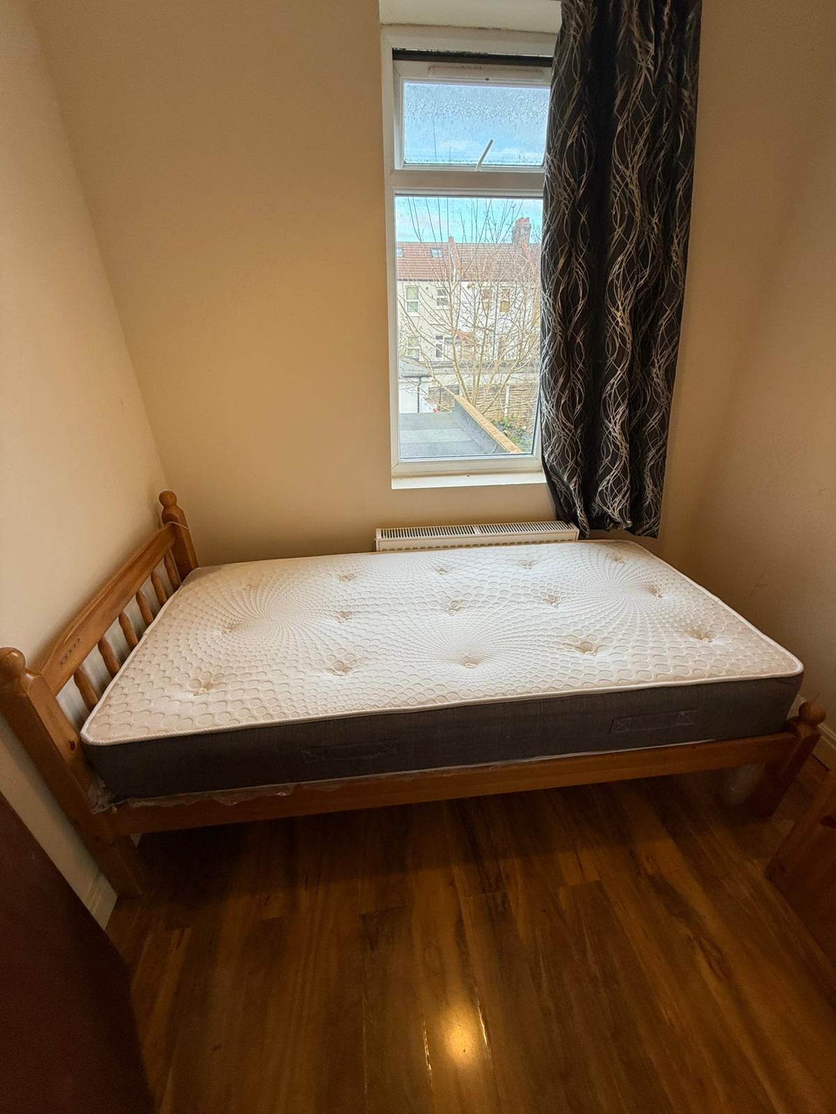 Double room near Clarence road 