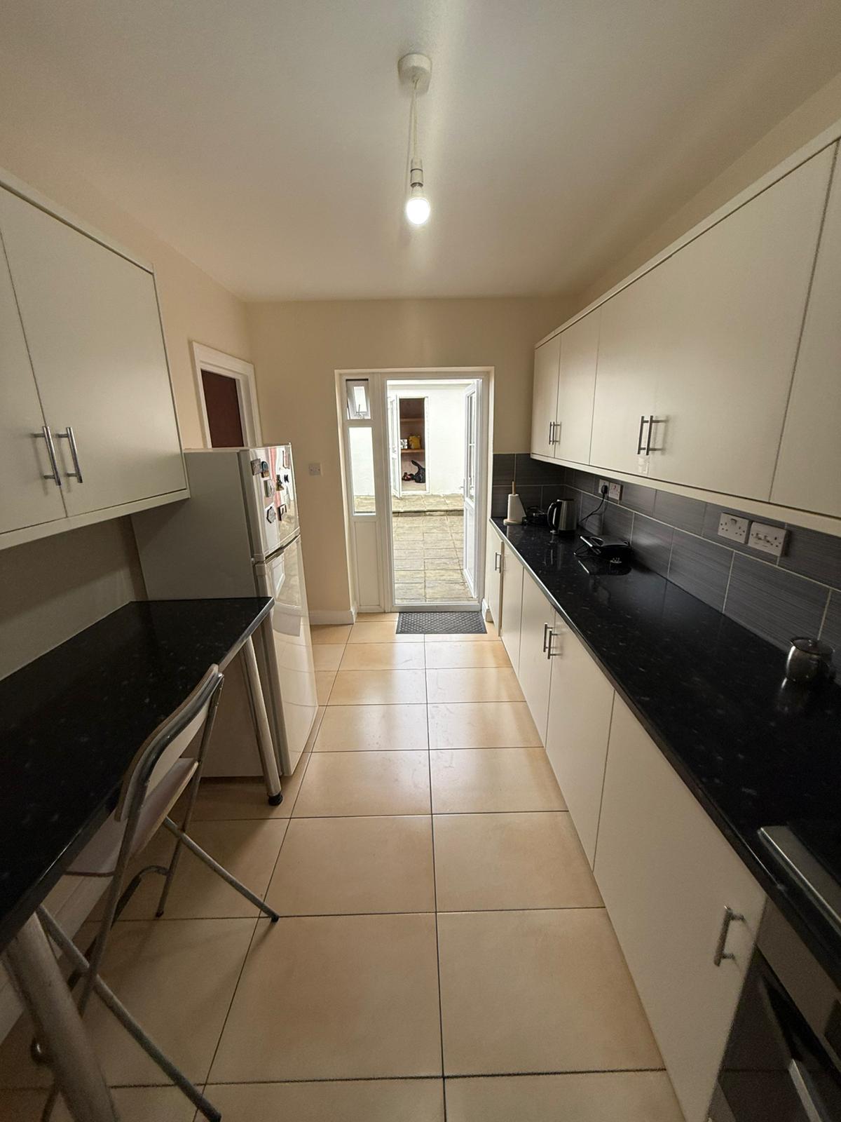 Double room near Clarence road 