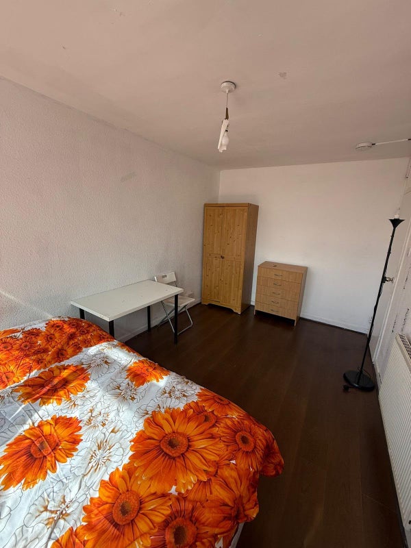 Double Room available in Shadwell 