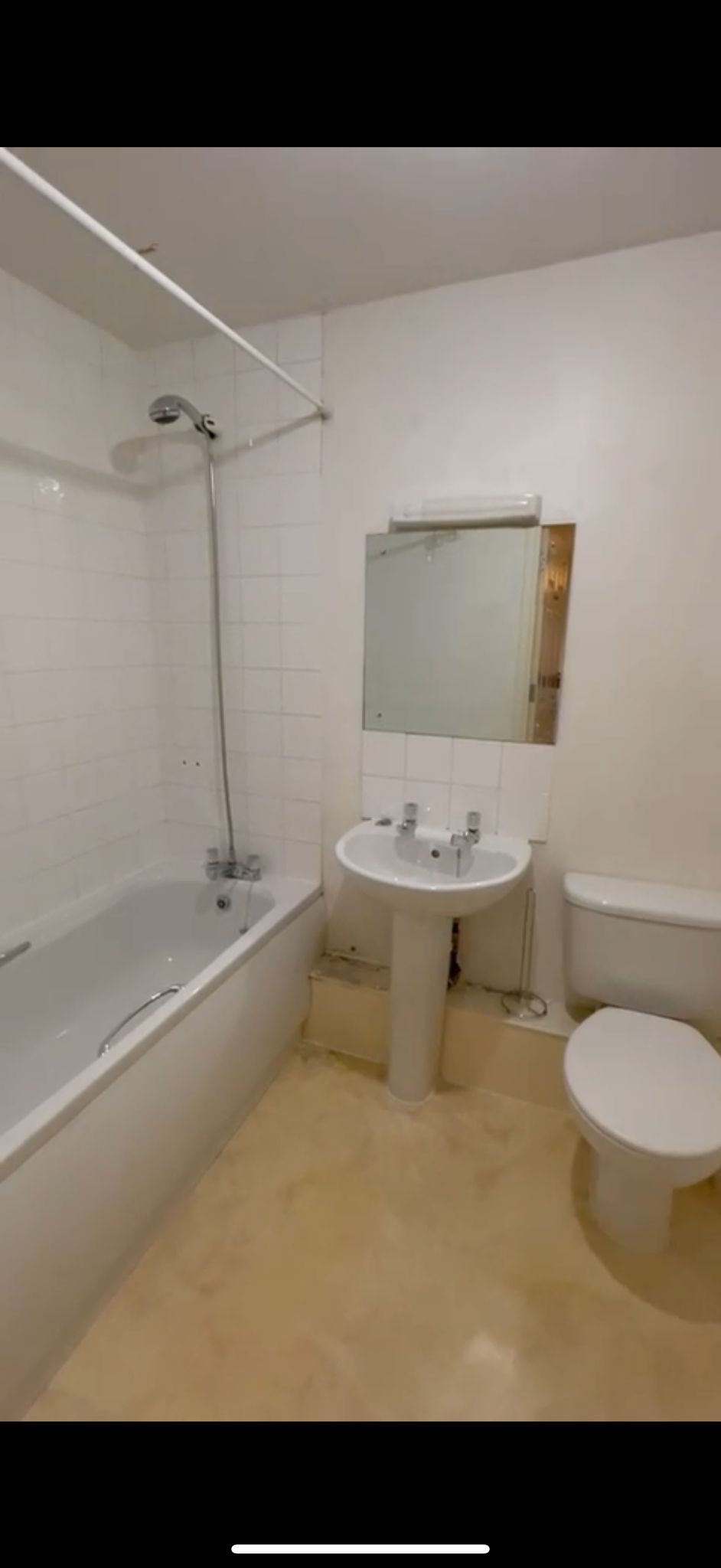 Spare Room Available – double room in Canary Wharf(E14)