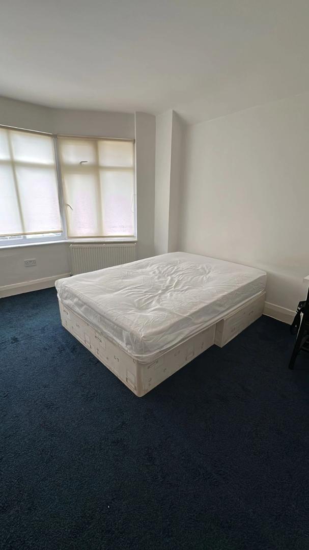 Single Room Available in Hendon 