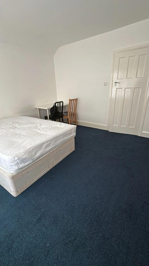 Single Room Available in Hendon 