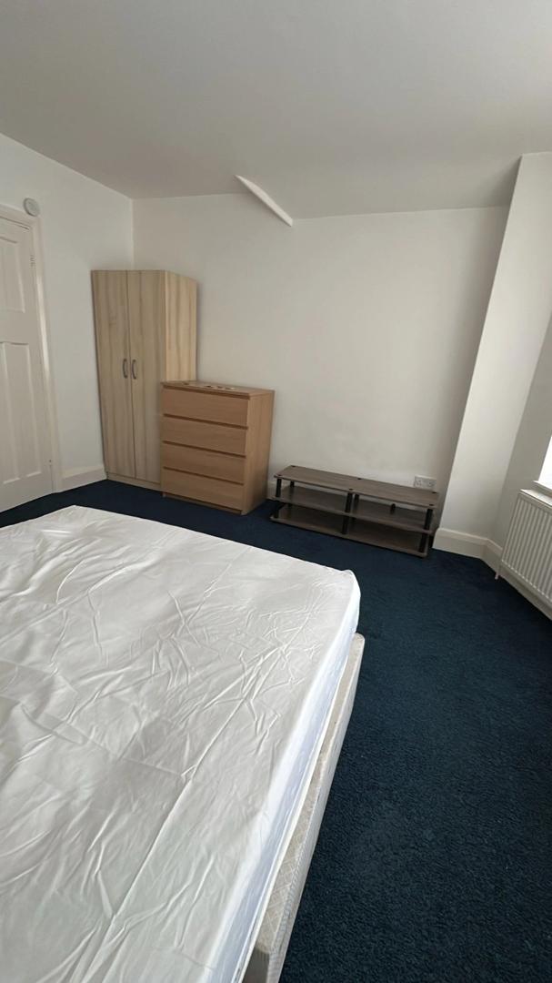 Single Room Available in Hendon 