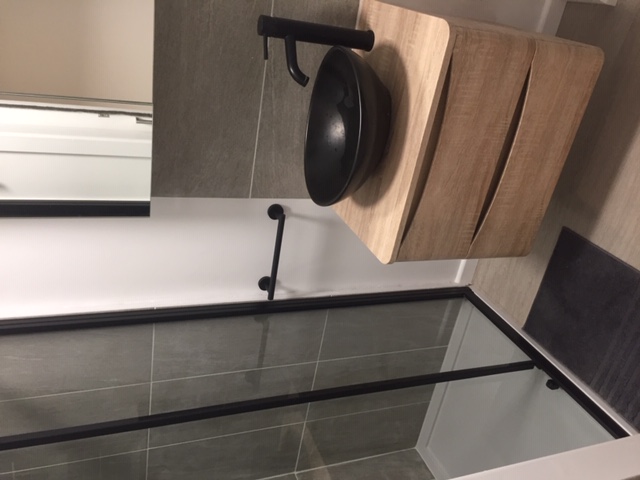 Beautifully clean double room in Seven Sisters/Manor House