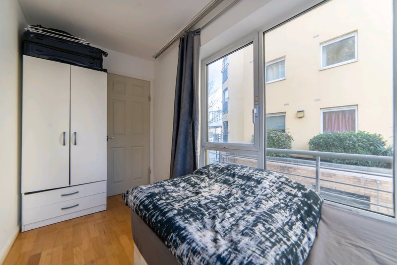 Room available in Canary Whraf