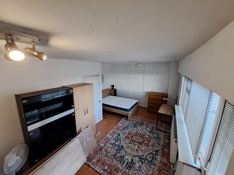 Spacious Master Room – Finchley Road