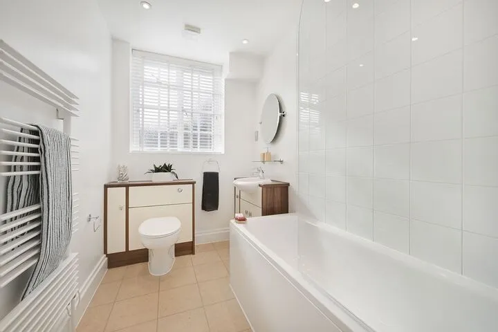 Elegant 1 bedroom flat Palace Gate, London