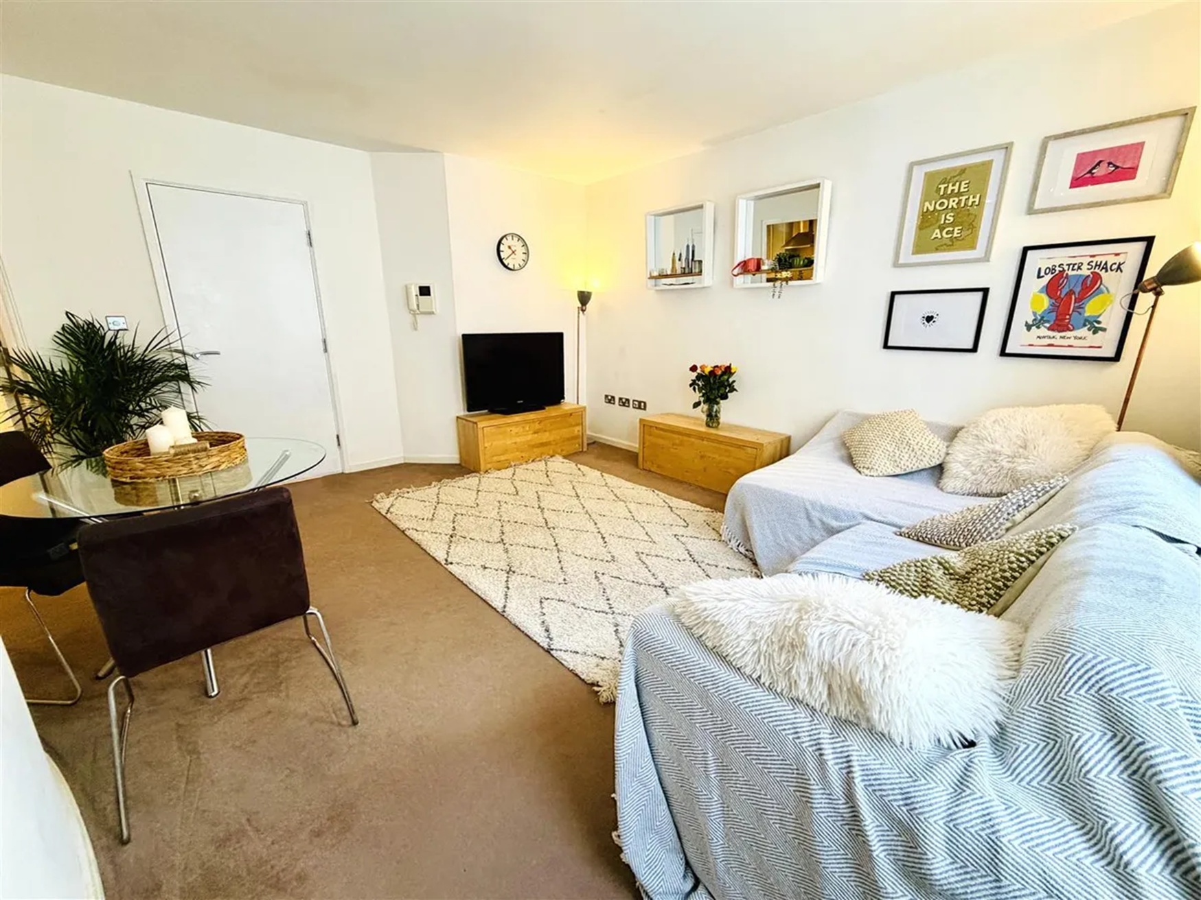 Stunning double bedroom with a private bathroom for rent 