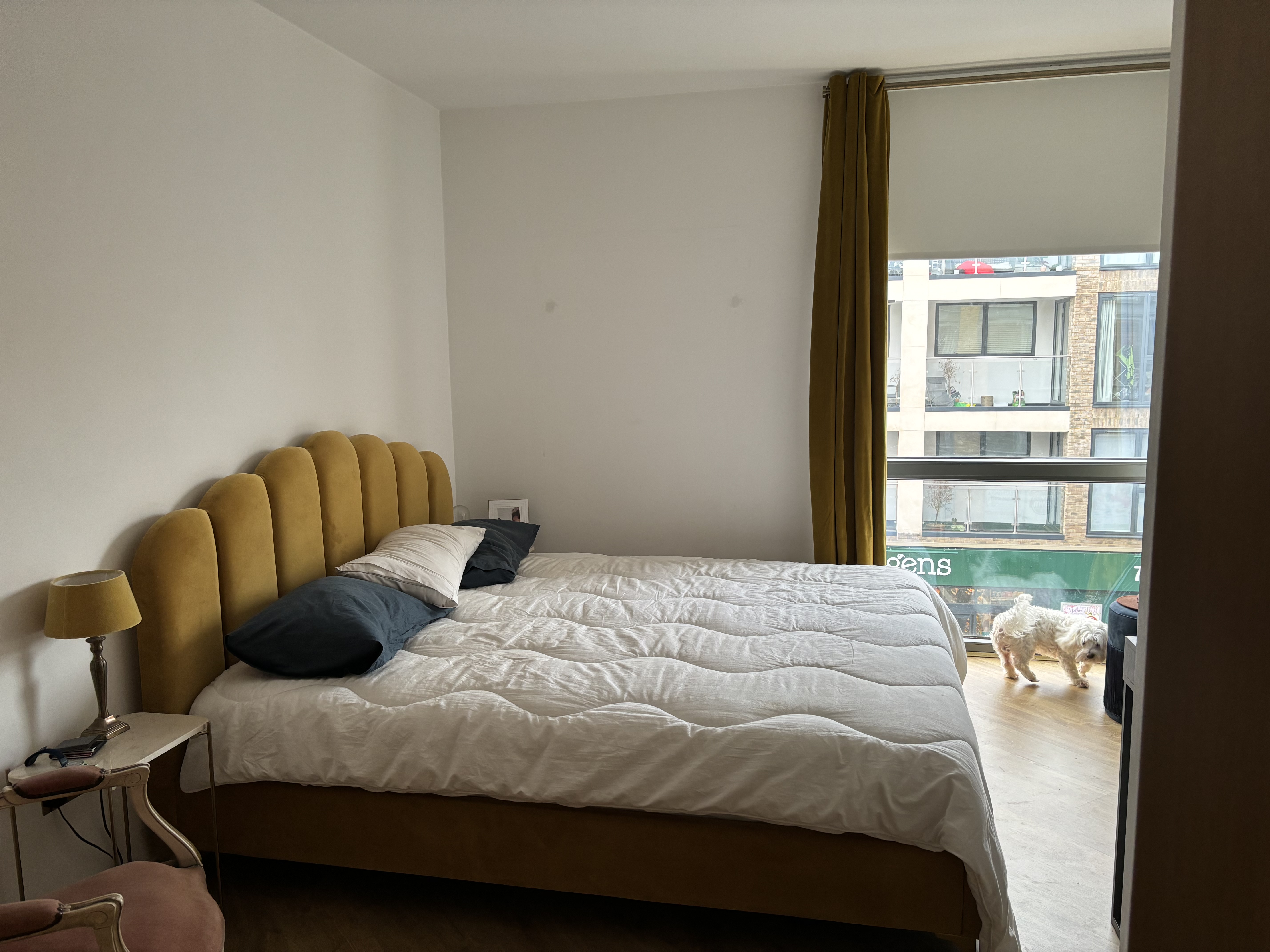 Flat in secure building with 24/7 concierge