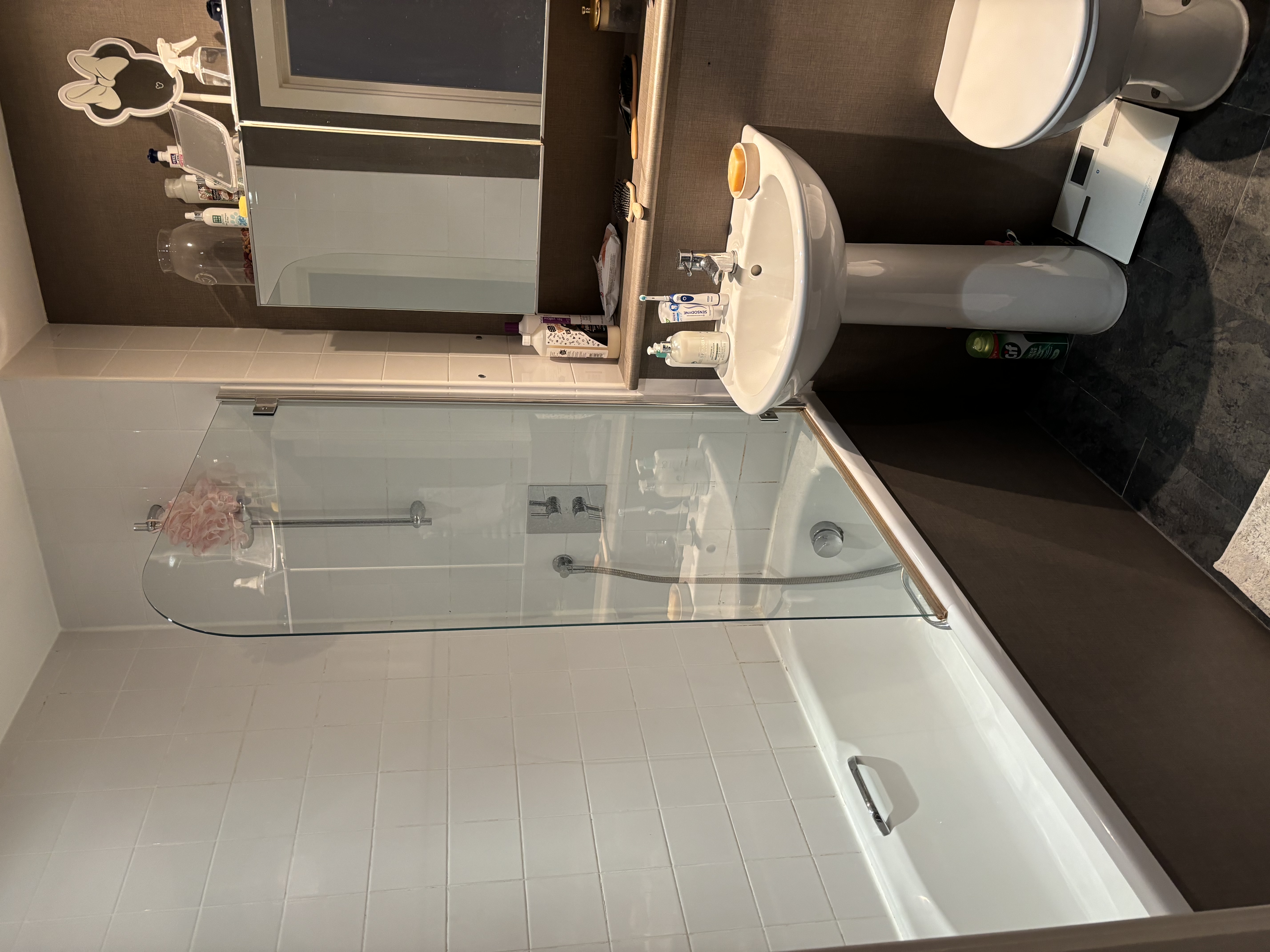 Flat in secure building with 24/7 concierge